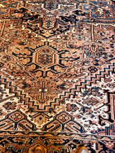 Load image into Gallery viewer, Antique 9 x 12 Serapi Heriz Hand knotted wool rug