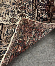 Load image into Gallery viewer, Antique 9 x 12 Serapi Heriz Hand knotted wool rug
